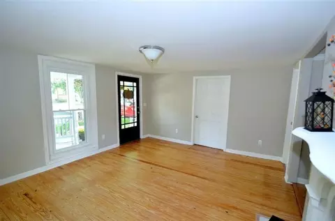 218 E Stephens, Midway, KY 40347 photo 9