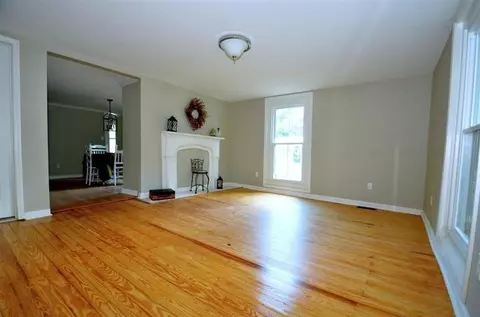 218 E Stephens, Midway, KY 40347 photo 8