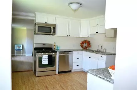 218 E Stephens, Midway, KY 40347 photo 5