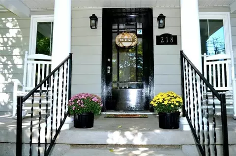 218 E Stephens, Midway, KY 40347 photo 2