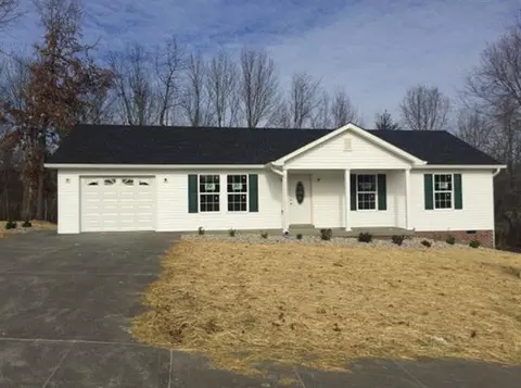 1016 Eagle Point Dr, Berea, KY 40403 photo 1