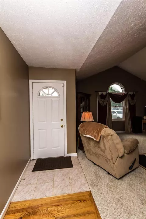 412 Plumtree Dr, Berea, KY 40403 photo 4