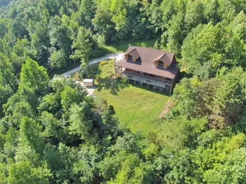 2 Apple Dr, Stanton, KY 40380 photo 2