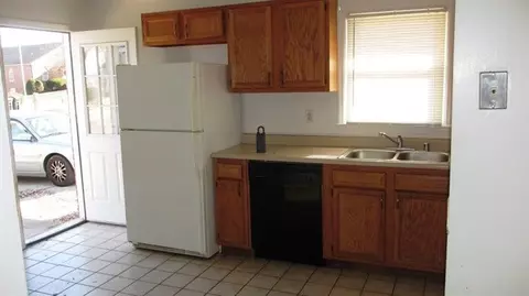 232 E Showalter Dr, Georgetown, KY 40324 photo 3