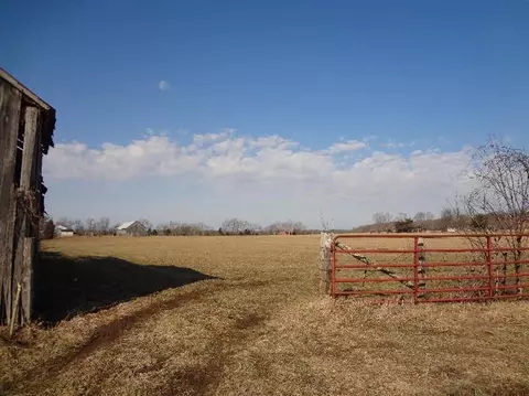 560 Embs Rd, Winchester, KY 40391 photo 2