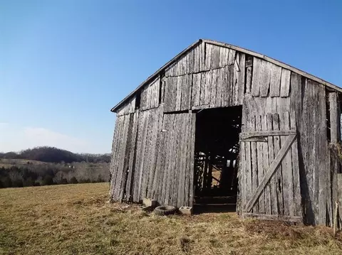 560 Embs Rd, Winchester, KY 40391 photo 3