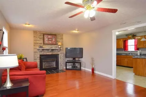165 Dreyfus Rd, Berea, KY 40403 photo 2