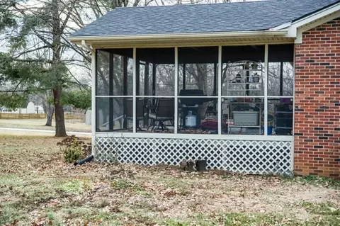 135 Knight Ct, Georgetown, KY 40324 photo 2