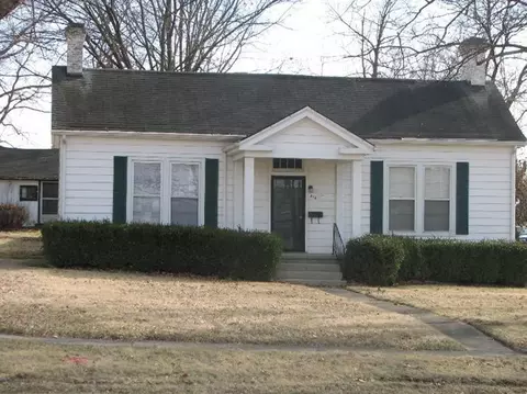 312 E Main St, Paris, KY 40361 photo 2