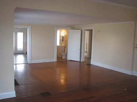 312 E Main St, Paris, KY 40361 photo 6