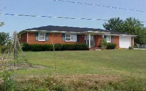 205 Wilson Ln, Berea, KY 40403 photo 1