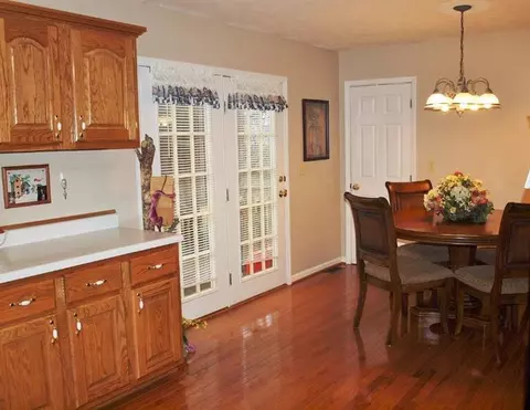 106 Bryan Dr, Corbin, KY 40701 photo 4
