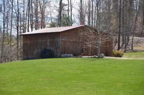 286 Bates Ln, Irvine, KY 40336 photo 3