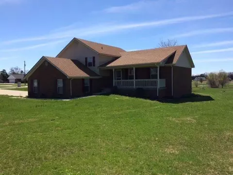 300 Springhurst Dr, Berea, KY 40403 photo 2