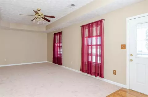 300 Springhurst Dr, Berea, KY 40403 photo 3