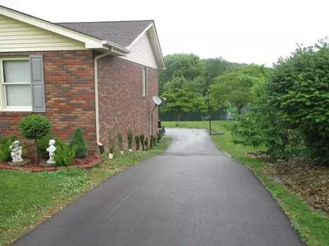 240 Lakeside Dr, Corbin, KY 40701 photo 4
