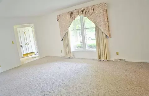 121 Compton Dr, Frankfort, KY 40601 photo 9