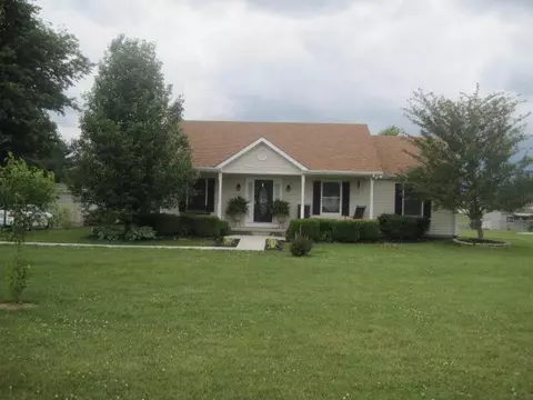 131 Eastern Ave, Lancaster, KY 40444 photo 2