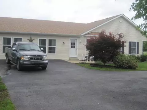 131 Eastern Ave, Lancaster, KY 40444 photo 4