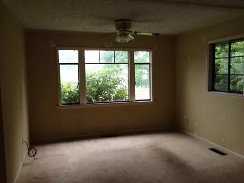 361 Mockingbird Ln, Lexington, KY 40503 photo 4