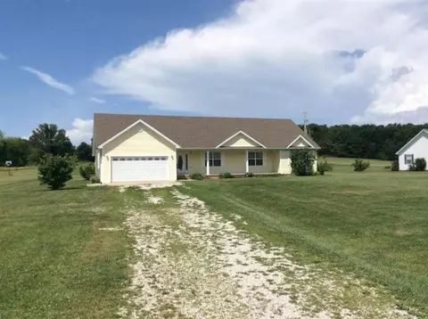 402 E Barker Ln, Berea, KY 40403 photo 1