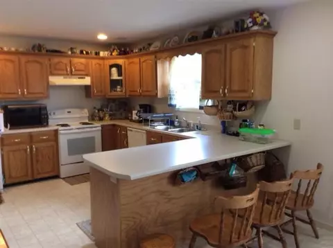 402 E Barker Ln, Berea, KY 40403 photo 2