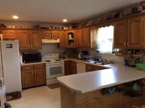 402 E Barker Ln, Berea, KY 40403 photo 12