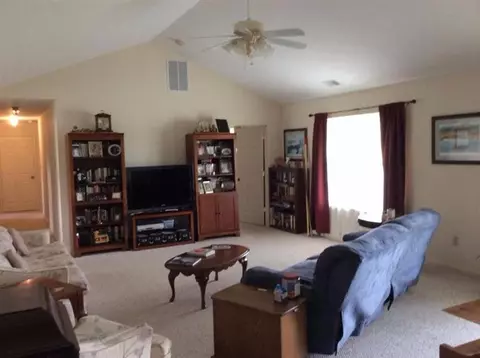 402 E Barker Ln, Berea, KY 40403 photo 6