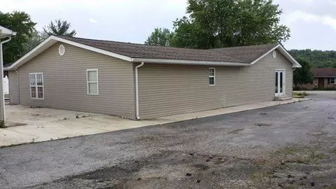 35 N Spring St, Morehead, KY 40351 photo 2