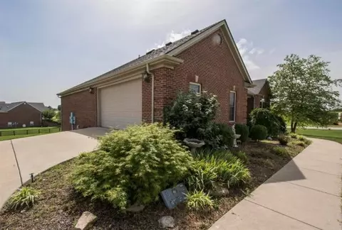 3000 Planters Row Dr, Richmond, KY 40475 photo 6
