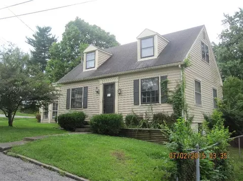 211 Doyle Ave, Paris, KY 40361 photo 2