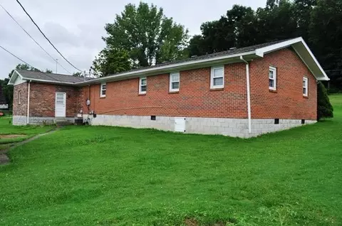 48 Meadow Dr, Stanton, KY 40380 photo 3