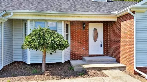 100 Lakeside Ct, Georgetown, KY 40324 photo 2