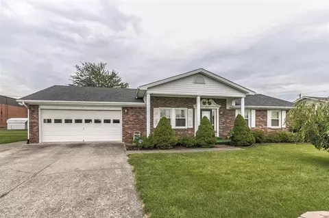 417 Plumtree Dr, Berea, KY 40403 photo 1