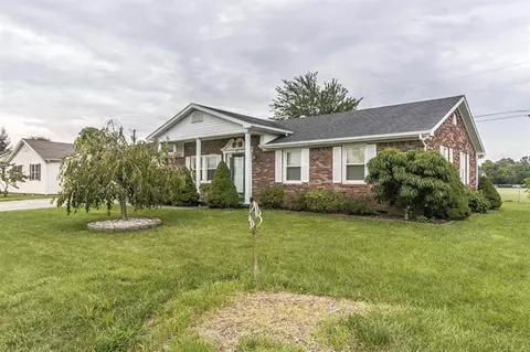417 Plumtree Dr, Berea, KY 40403 photo 3