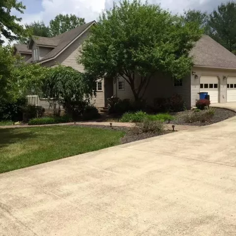 325 Burchett Blvd, Morehead, KY 40351 photo 2
