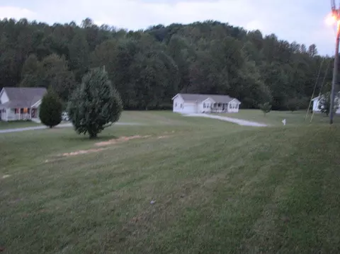 161 Macbennett Dr, Williamsburg, KY 40769 photo 4
