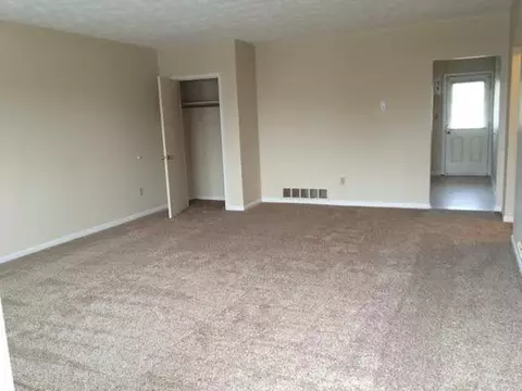202 Daisey Rd, Berea, KY 40403 photo 2