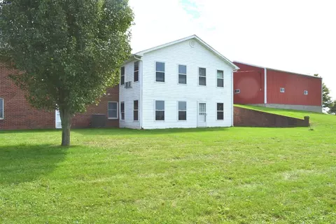 710 Logsdon Ln, Springfield, KY 40069 photo 3