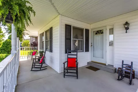 411 Plumtree Dr, Berea, KY 40403 photo 3