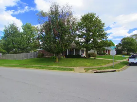 201 Silver Maple Ct, Versailles, KY 40383 photo 1