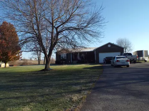 834 Settlement Dr, Lancaster, KY 40444 photo 1