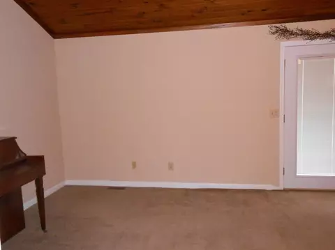 100 Devonshire Ct, Winchester, KY 40391 photo 9