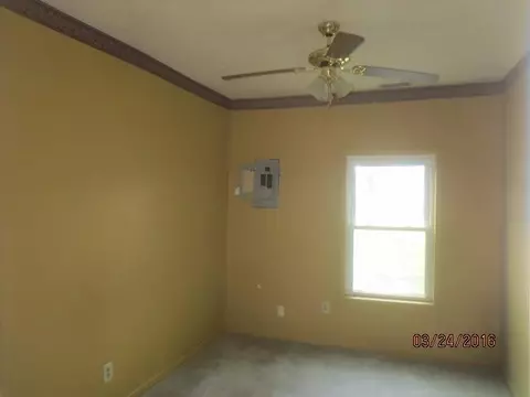 104 E Lynn St, Georgetown, KY 40324 photo 3