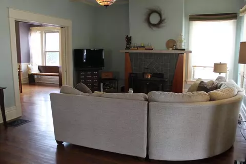 127 E Seventh St, Paris, KY 40361 photo 3