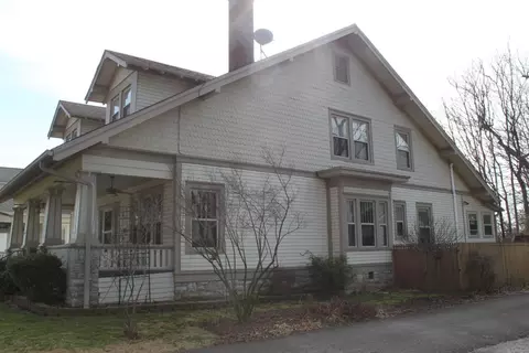 127 E Seventh St, Paris, KY 40361 photo 2