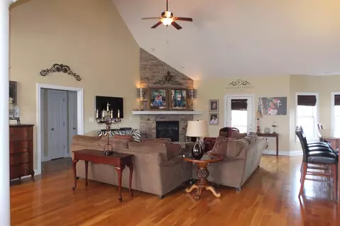 220 Lakeside Dr, Georgetown, KY 40324 photo 12