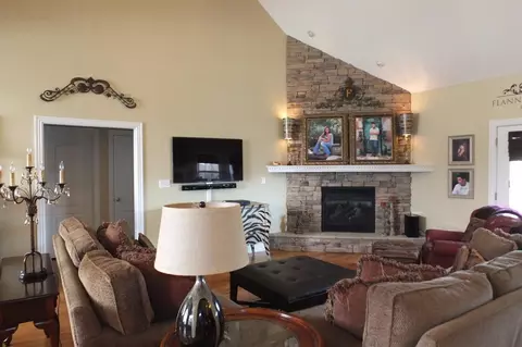220 Lakeside Dr, Georgetown, KY 40324 photo 4