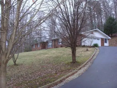 814 Fraley Dr, Morehead, KY 40351 photo 3