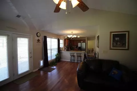 141 Old Post Rd, Paris, KY 40361 photo 5